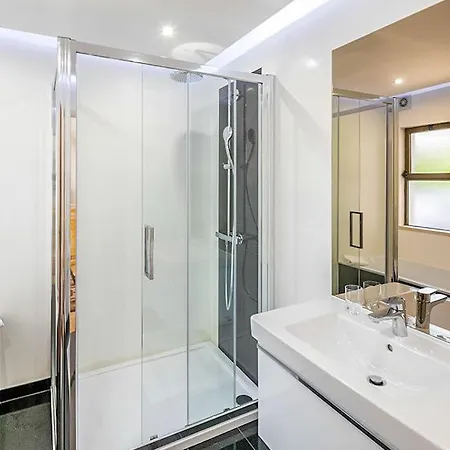 Emerald Escape Almancil