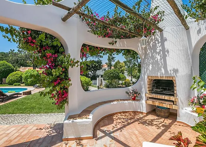 Emerald Escape Willa