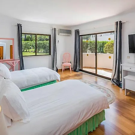 Emerald Escape Villa Almancil