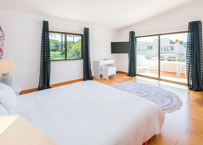 Emerald Escape Villa *